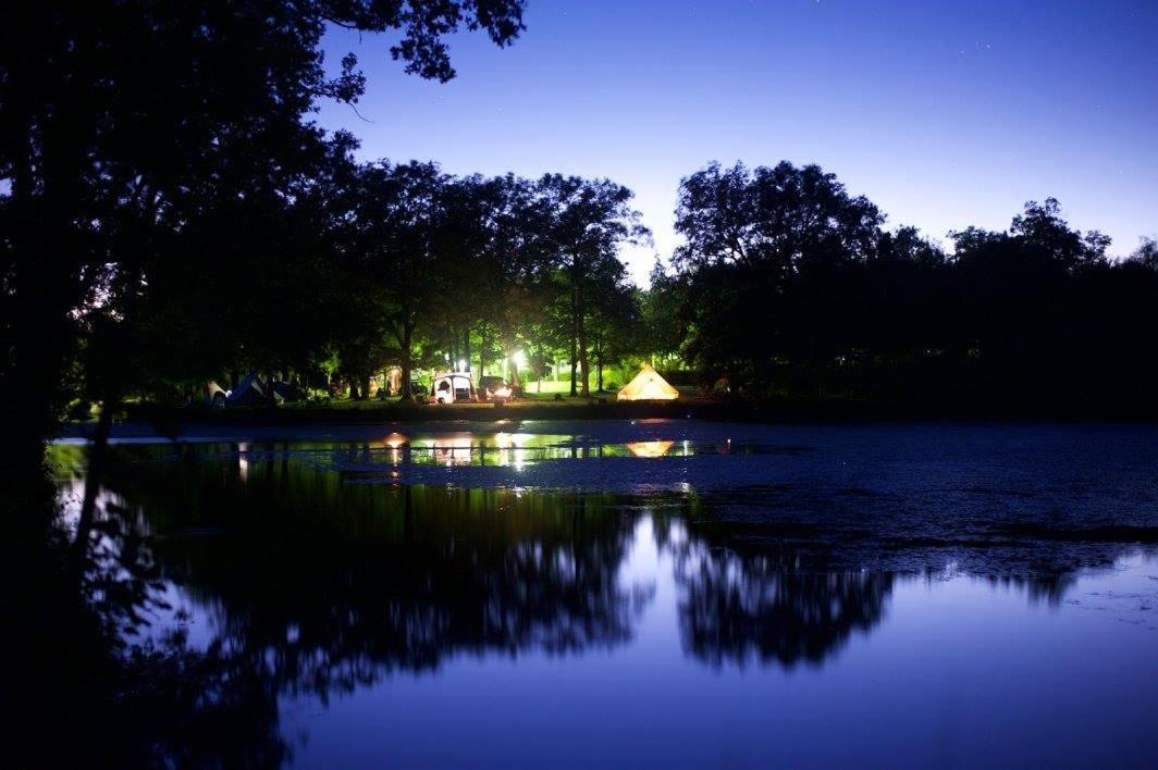 Camping Etang Du Camp Senergues Exteriér fotografie